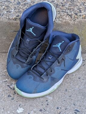 Air Jordan Men’s Navy Blue Basketball Shoes Size 9.5